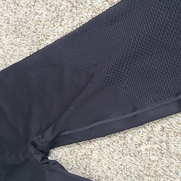 PINK Victoria's Secret Black Leggings - Picture 5 of 6